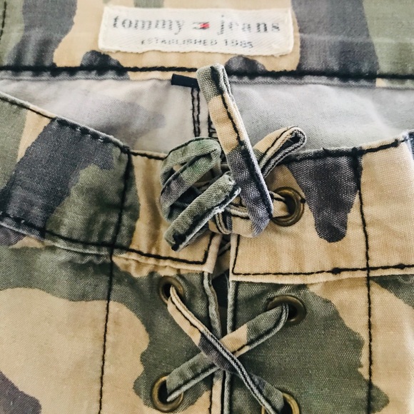Tommy Jeans Camouflage Pants XS - Picture 2 of 6